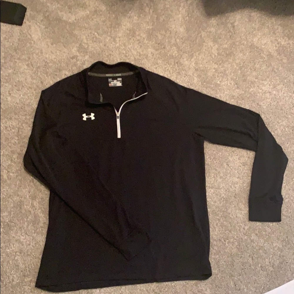 Men’s large Under Armour half zip.